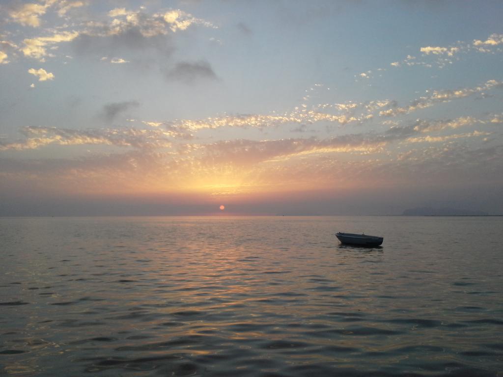 Bed and Breakfast Sunrise Stagnone - Kitesurf Spot Марсала Екстер'єр фото